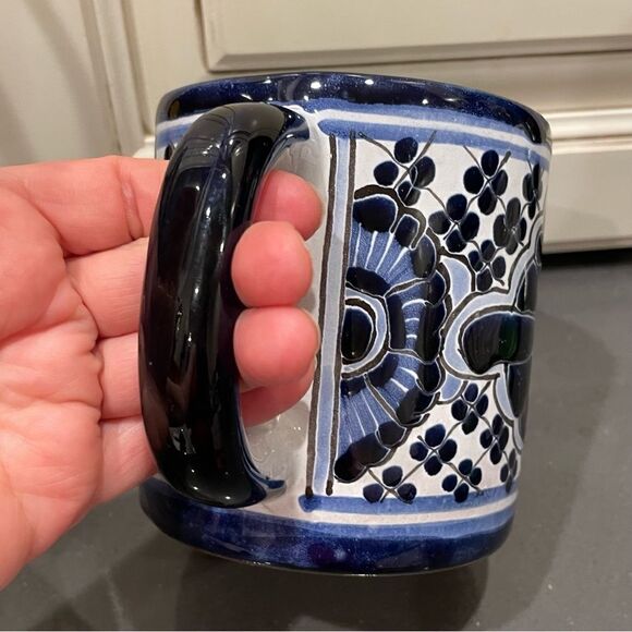 Mexican Talavera handmade Pottery blue and white patterned painted mug - Picture 5 of 13